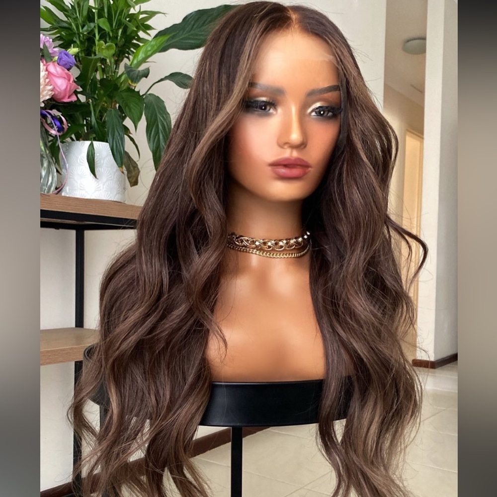Elegant Brown Wavy Hair Wig